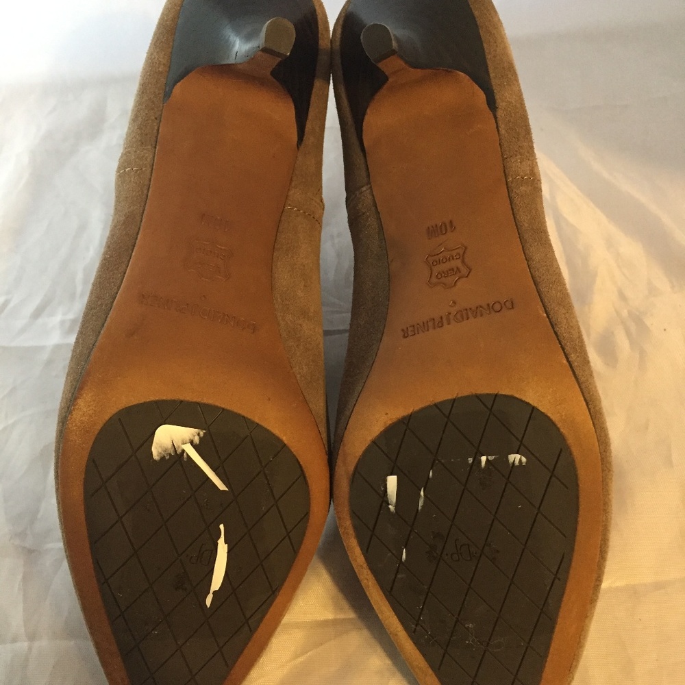 NEW Donald Pliner Faie Suede Kitten-Heel Bootie 10 - Picture 7 of 7